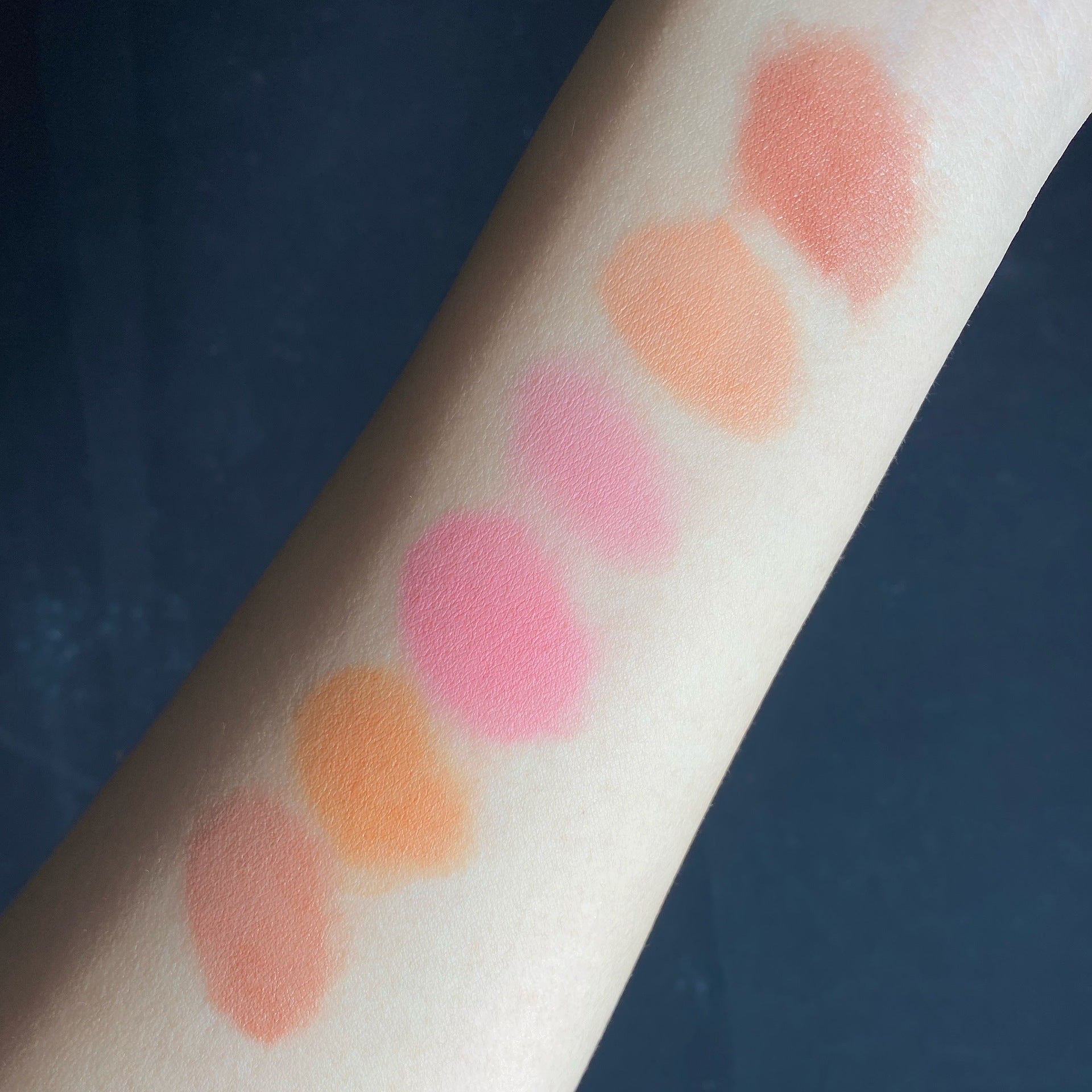 Versatile Monochrome Liquid Powder Blusher - Mama Lifestyles