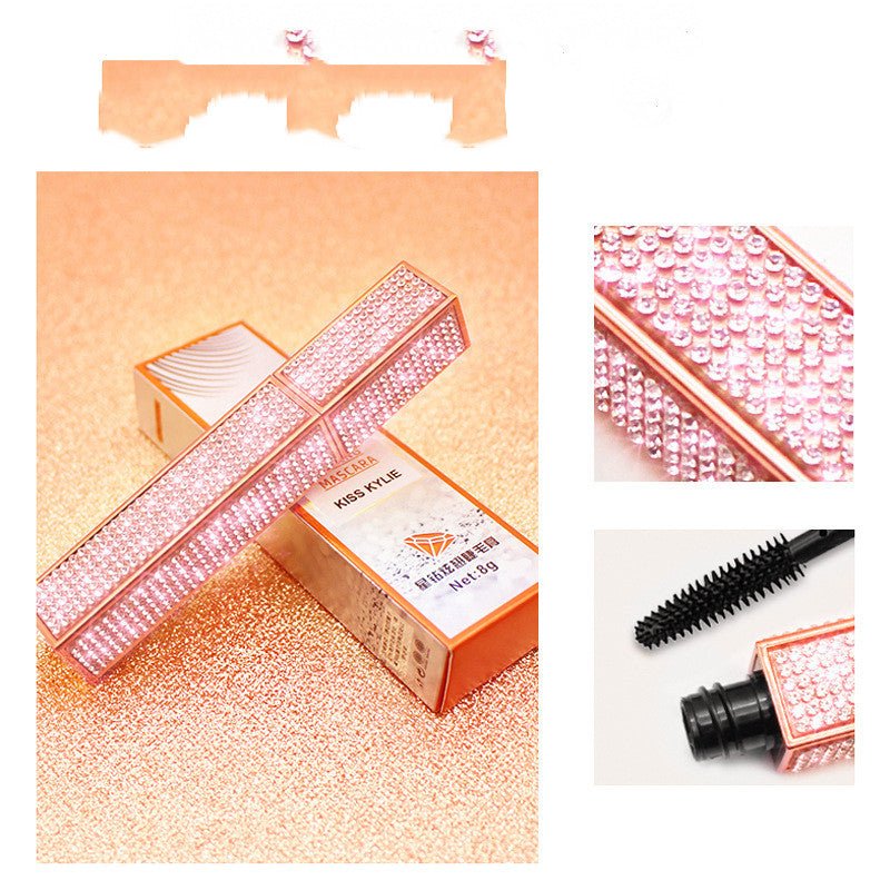 Long, shiny and warbling mascara. - Mama Lifestyles